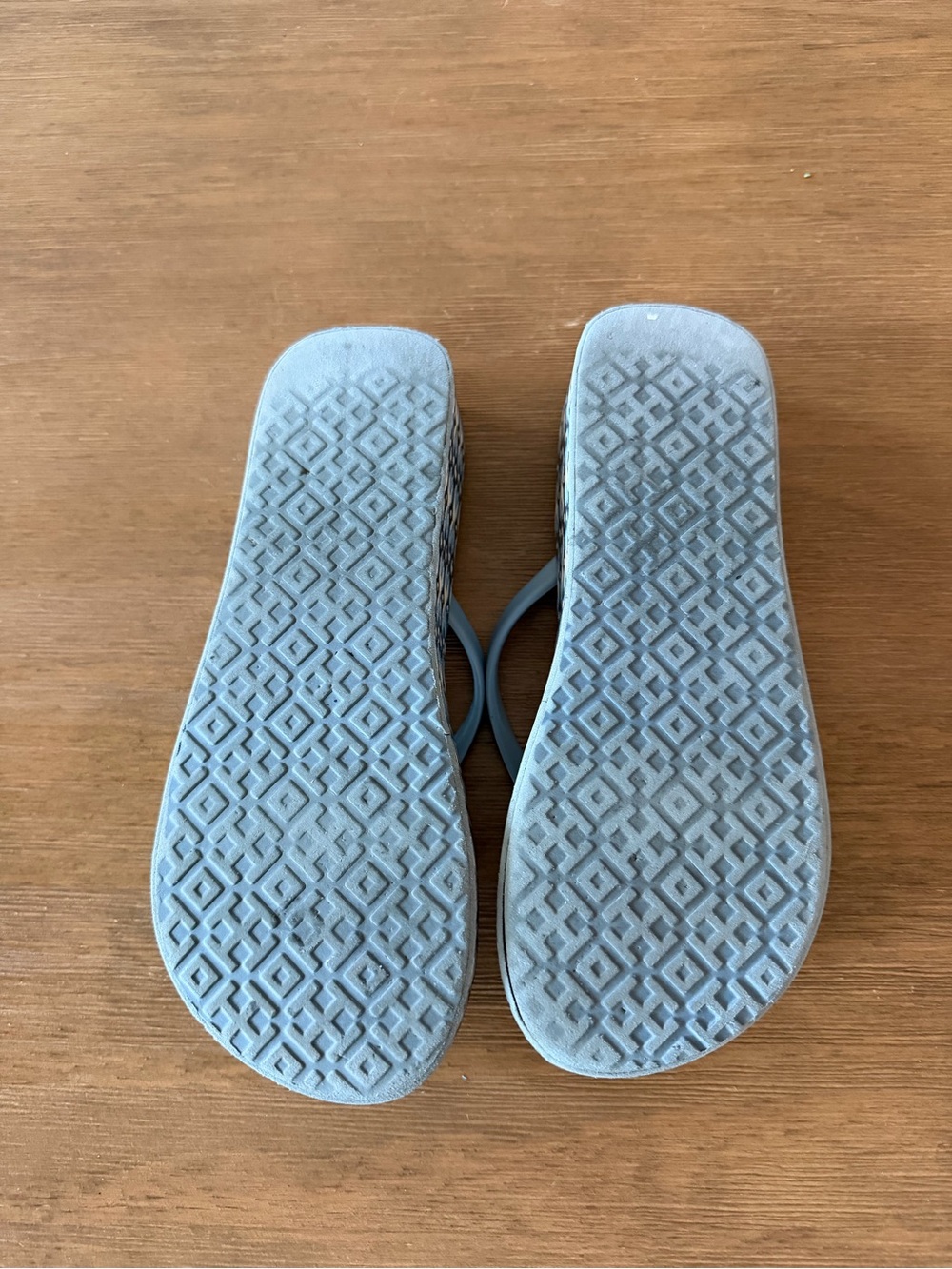 Tory Burch Light Blue Strappy Logo Flip Flops - Picture 5 of 5